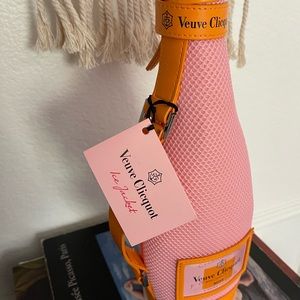 veuve clicquot carrying case ✨ *excellent condition*